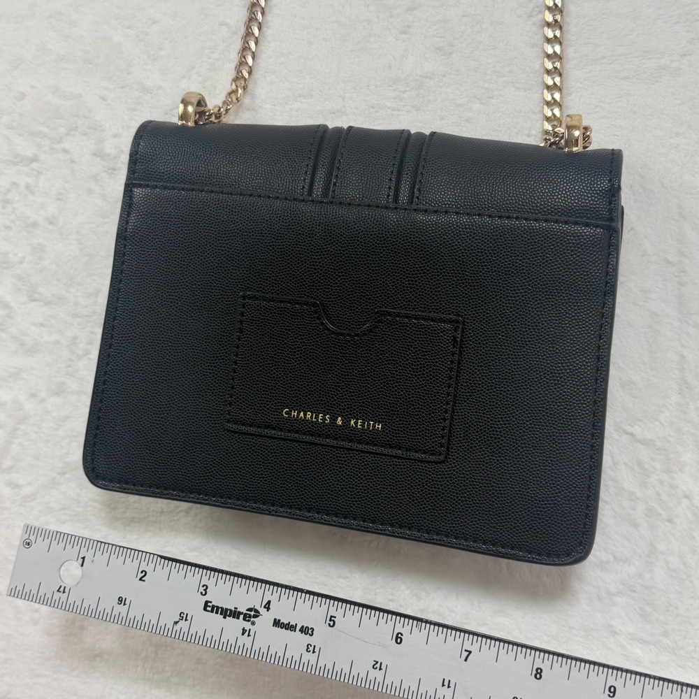 Charles Keith Black Textured Shoulder Bag Gold Chain Flap Turn Lock - Picture 6 of 8